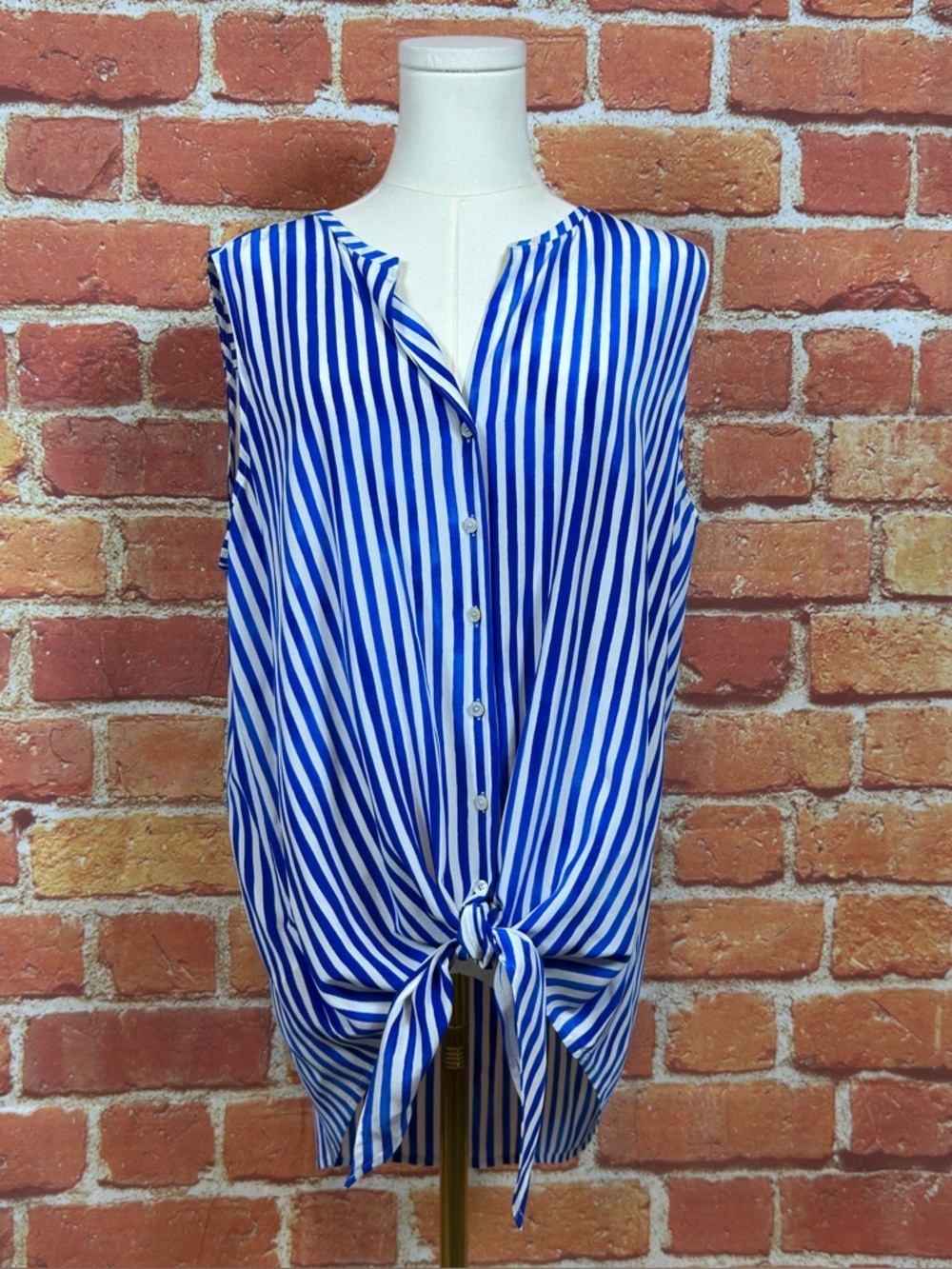 Tommy Bahama Women’s Large Sleeveless Tie Front‎ Blouse Blue White 100% Silk